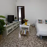 Lägenhet Amuri House- Intero Vicino Al Mare E Ortigia Syrakusa